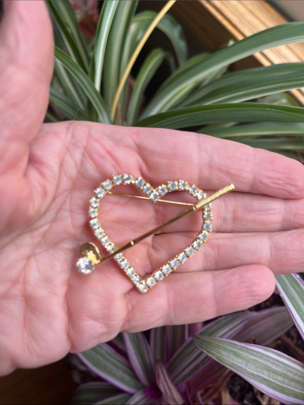 Gold Tone & Rhinestone Open HEART Metal Brooch Pin W/Golf Club Ball Golfer Love